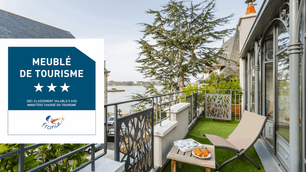 Villa classé en meublé de tourisme avec logo de classement étoiles